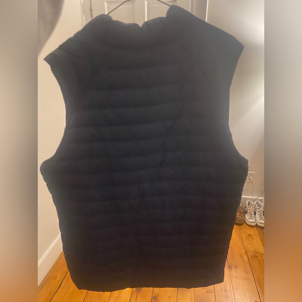 lulu lemon men’s navy blue vest
